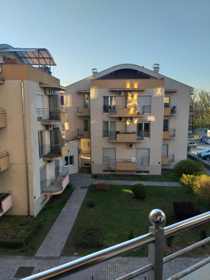 Appartement Apartman Pegasus à Vrnjačka Banja Extérieur photo